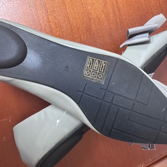 C Paravano Grey Women's Flats with Bow SZ 41 - Picture 3 of 3